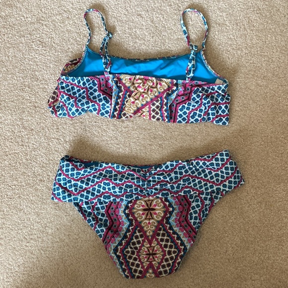 Bikini - Picture 2 of 2